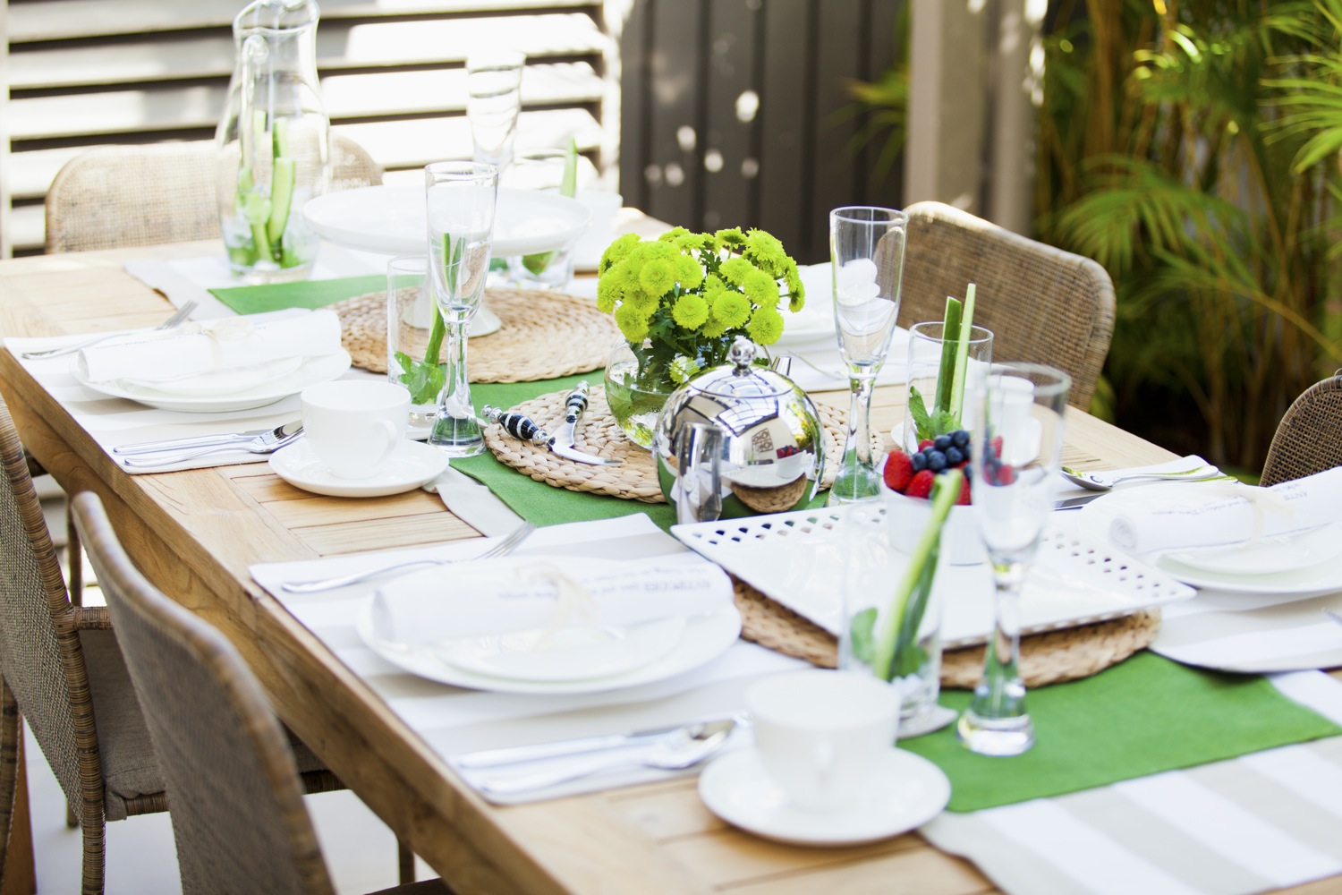 Cena-estiva-terrazza-apparecchiare-tavola-2.jpg