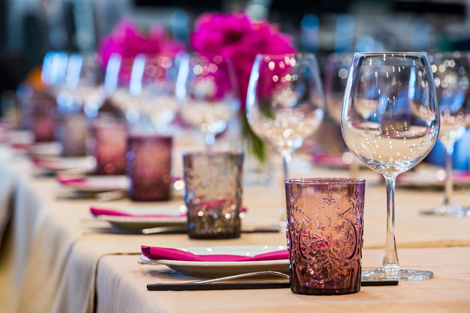 Cena-estiva-terrazza-apparecchiare-tavola-5.jpg