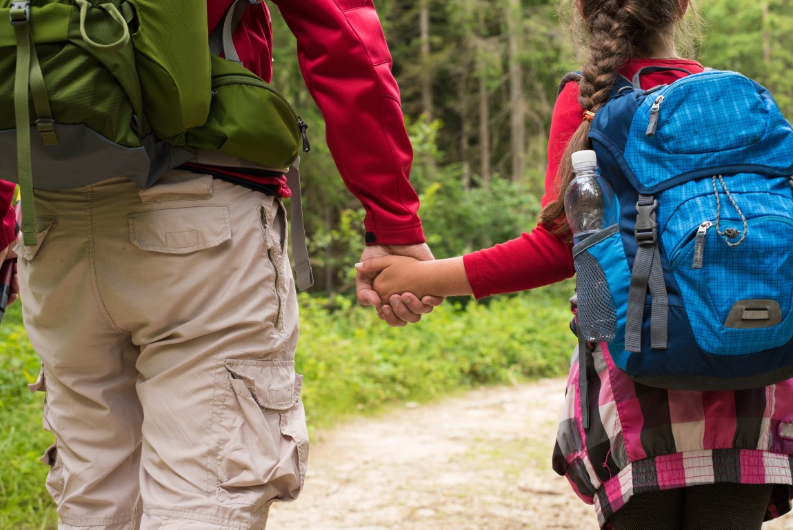 Trekking in Italia con la famiglia, i percorsi più facili da fare con i bambini