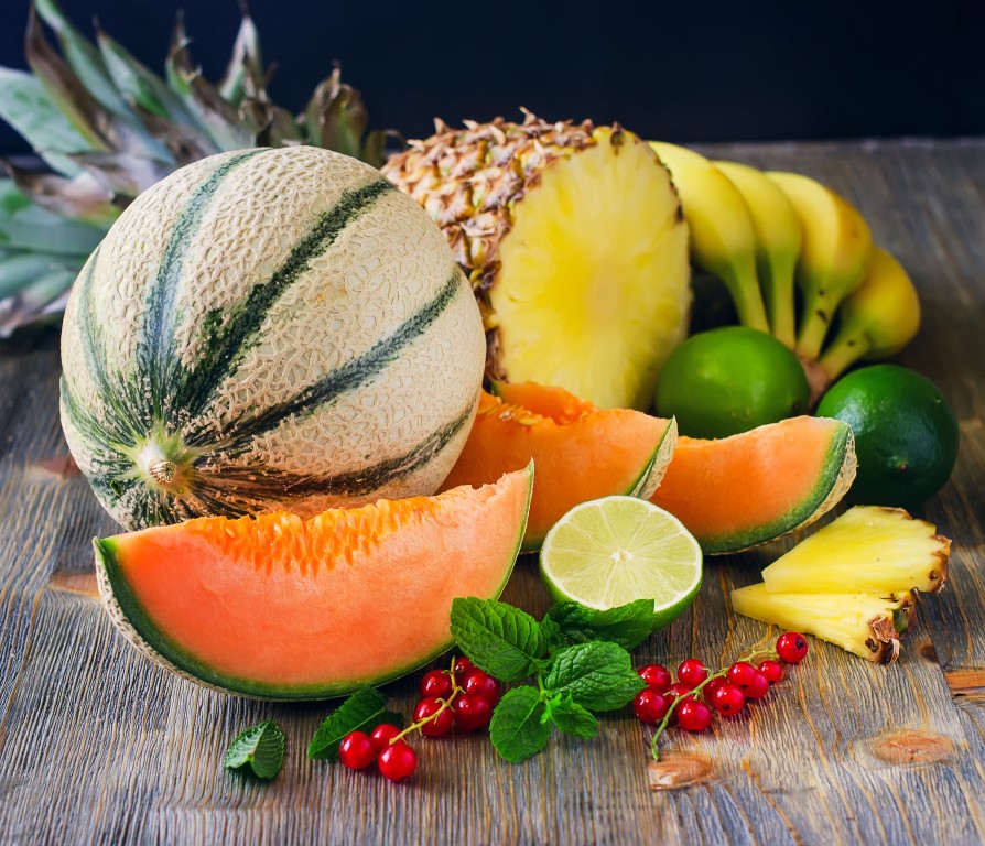 Pranzo-light-spiaggia-frutta-esotica.jpg