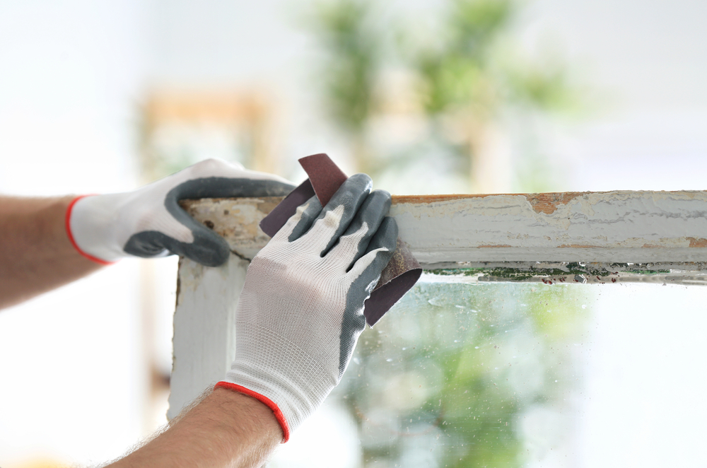 Come restaurare finestre e balconi in legno per rinnovarli