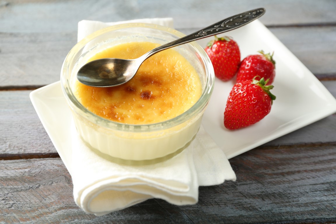 Crema catalana vegana, la ricetta buonissima senza latte e uova