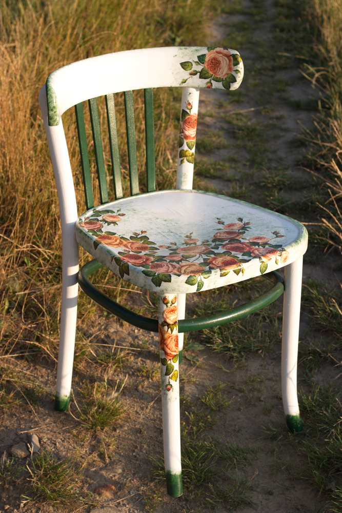 recupero-sedie-vecchie-decoupage_4.jpg