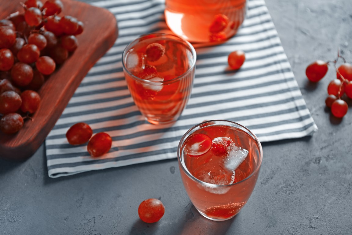 Cocktail autunnali: la ricetta del Grape Sparkler con uva fresca
