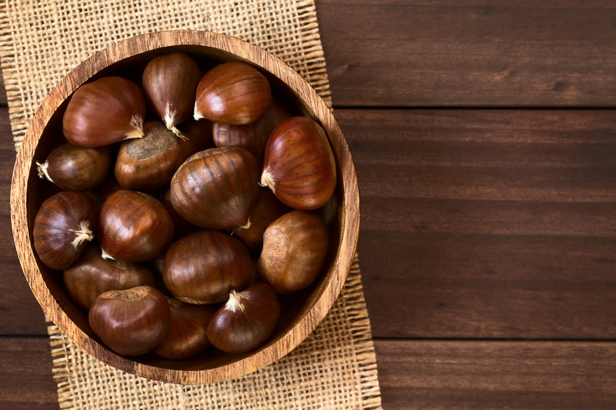 Castagne: i valori nutrizionali del frutto e le controindicazioni