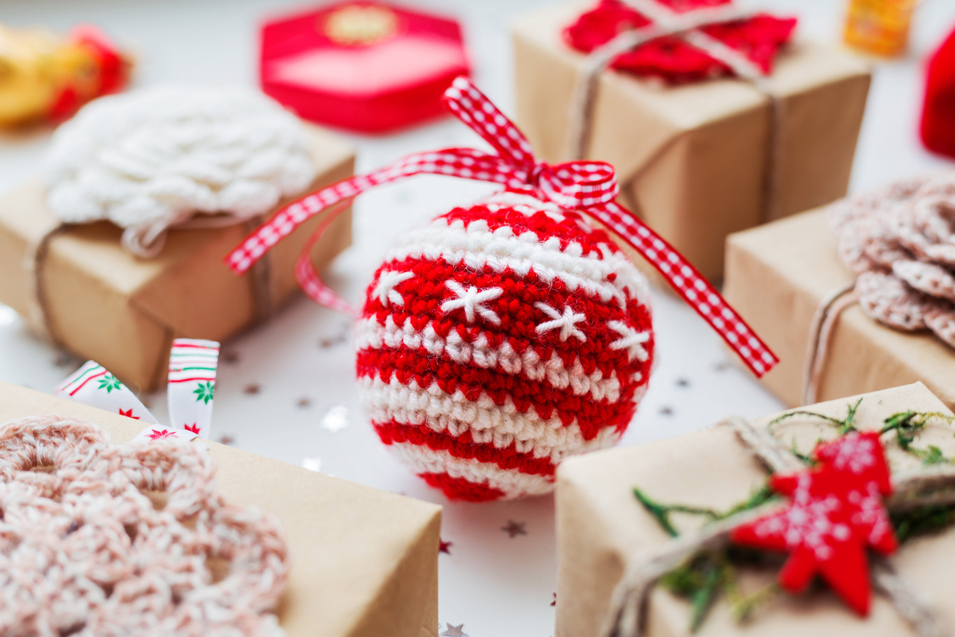 Palline di Natale all’uncinetto, il tutorial e le spiegazioni per farle in poco tempo