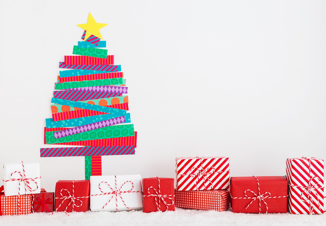 Albero di Natale a parete, 7 idee particolari per stupire gli amici