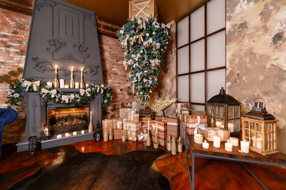 Albero di Natale capovolto, come decorarlo in modo creativo