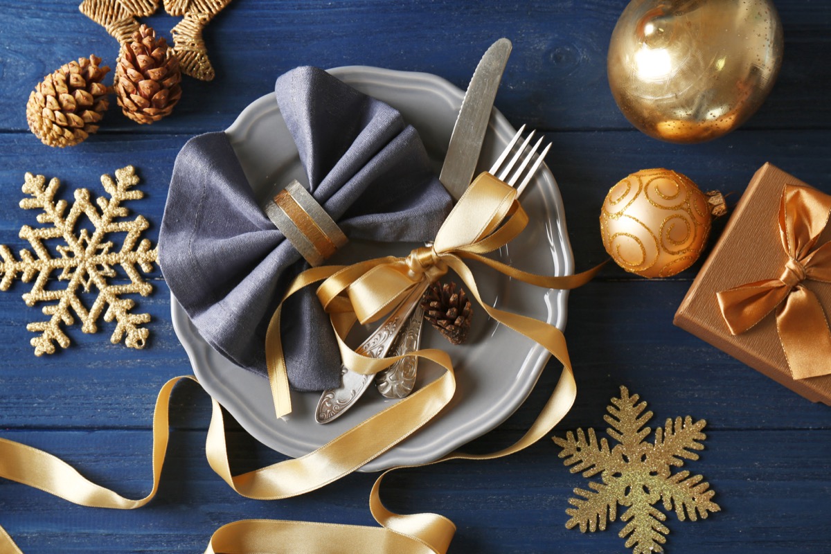 Come-apparecchiare-tavola-natale-elegante-5.jpg