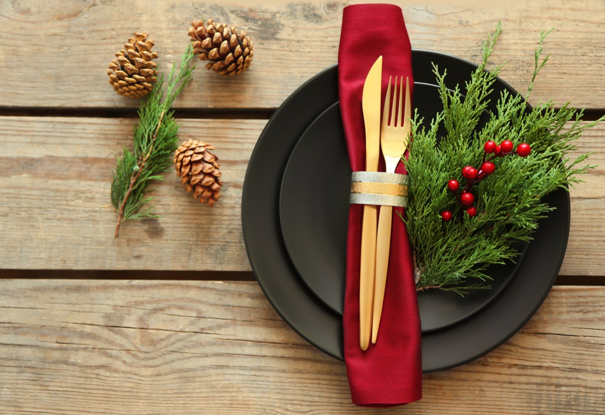 Come-apparecchiare-tavola-natale-elegante-7.jpg