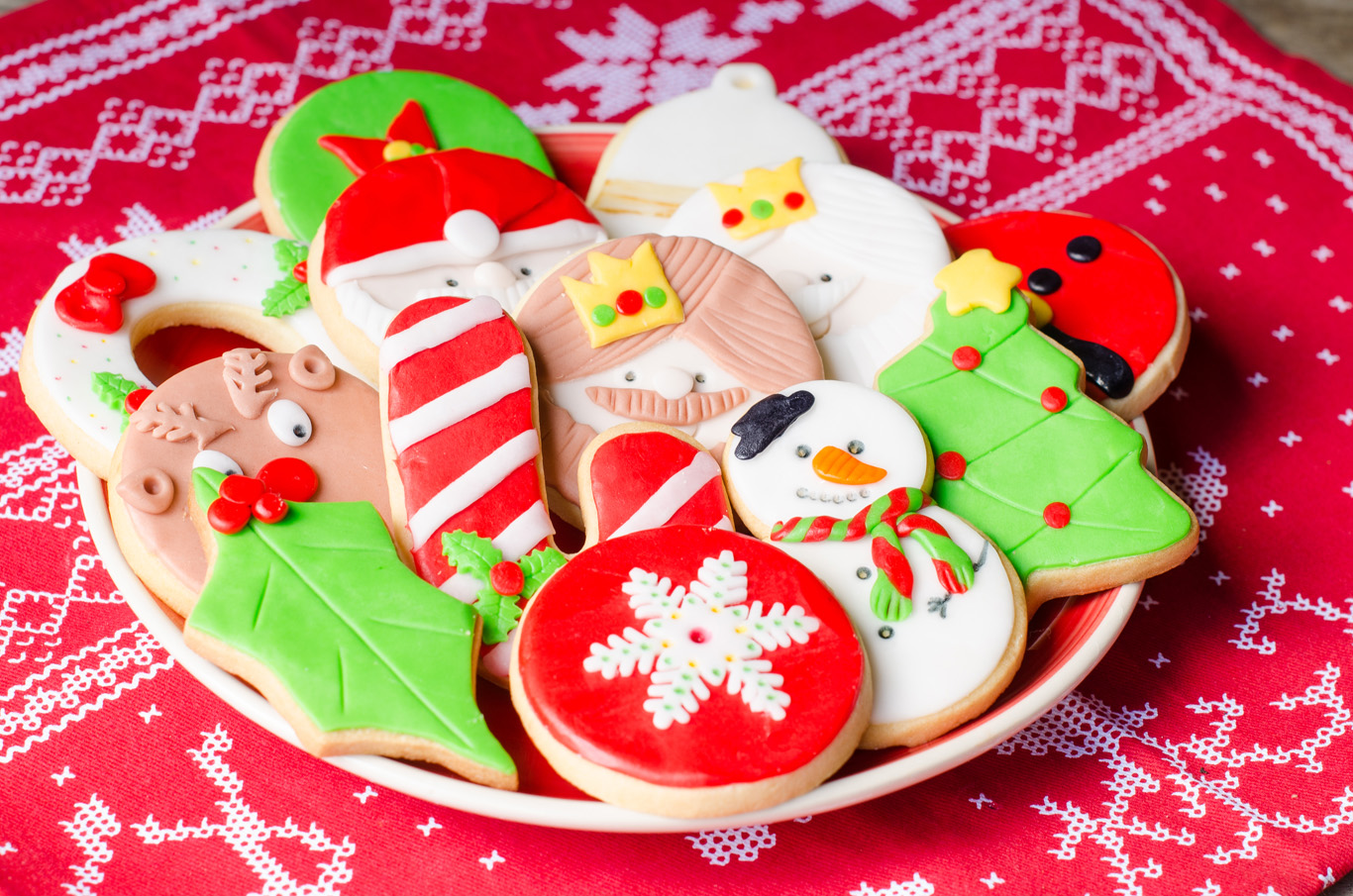 Biscotti di Natale, 7 decorazioni con la pasta di zucchero da fare assolutamente