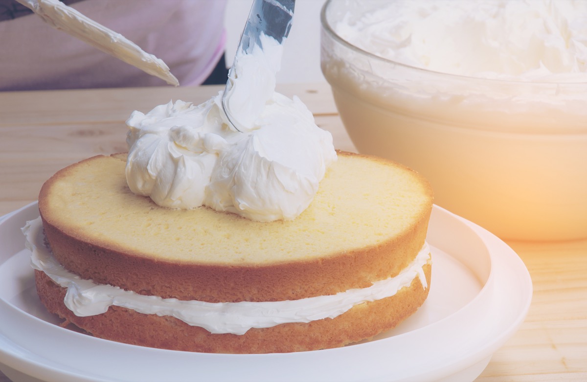 Come preparare la crema al burro per farcire i dolci
