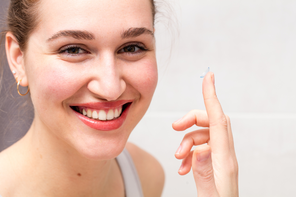 Lenti a contatto, come metterle con facilità e senza timore