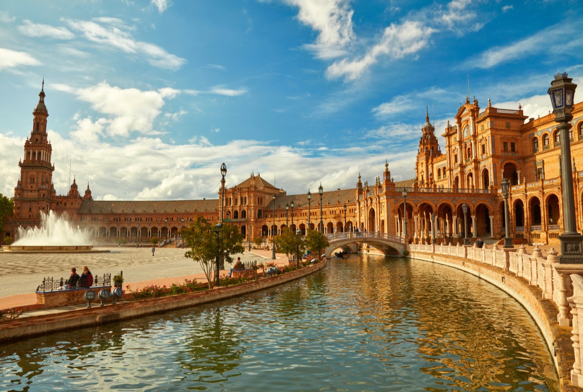 San-valentino-viaggi-mete-romantiche-coppia-siviglia.jpg