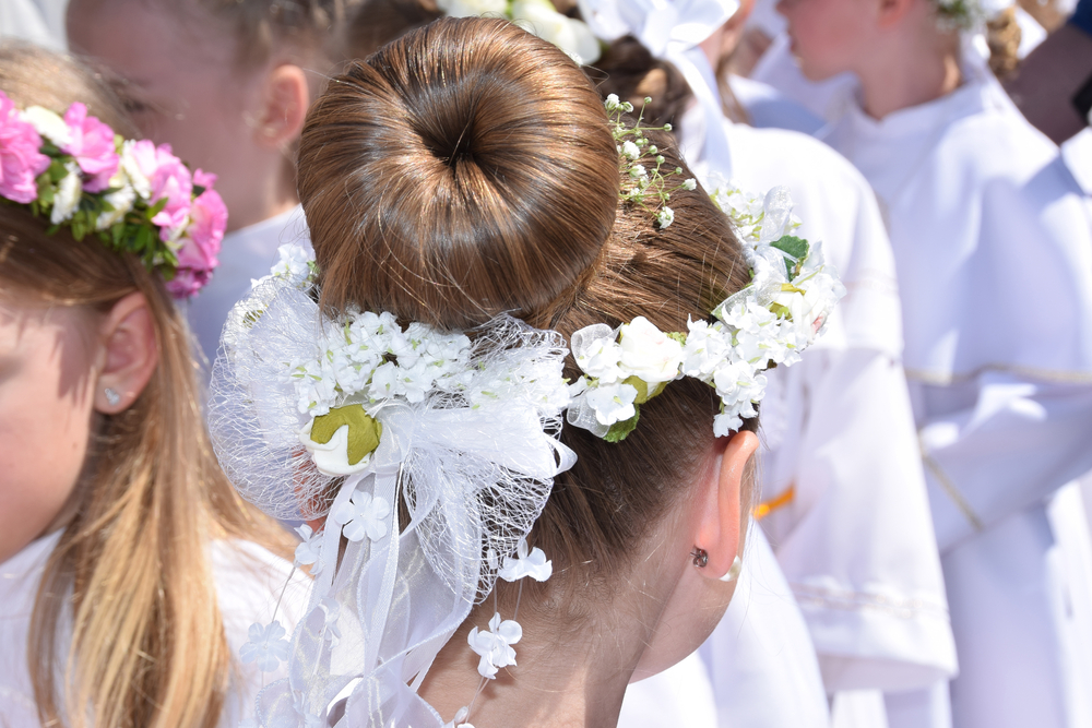 Acconciature bimba per prima comunione: idee facili da realizzare in casa