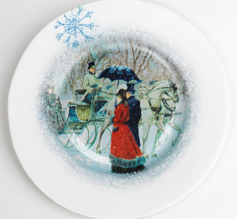 Lavoretti creativi per San Valentino, il piatto romantico decorato con il decoupage