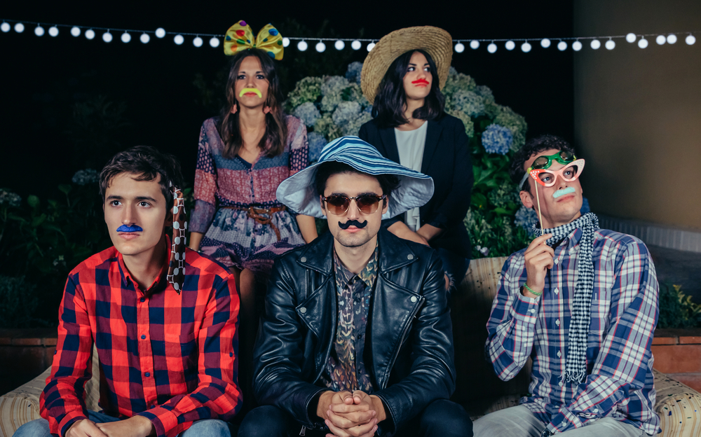Vestiti di Carnevale adulti last minute, 5 idee facili e allegre