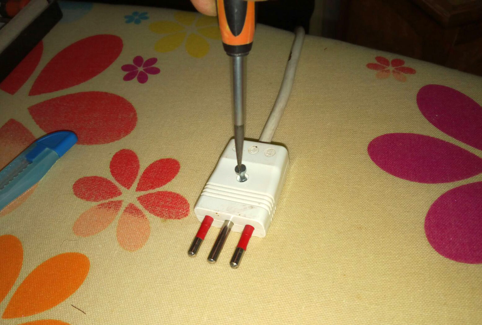 come-aggiustare-spina-elettrica_8.jpg