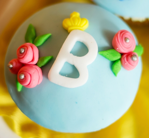 decorare-torte-pasta-di-zucchero-idee-lettere_5.jpg