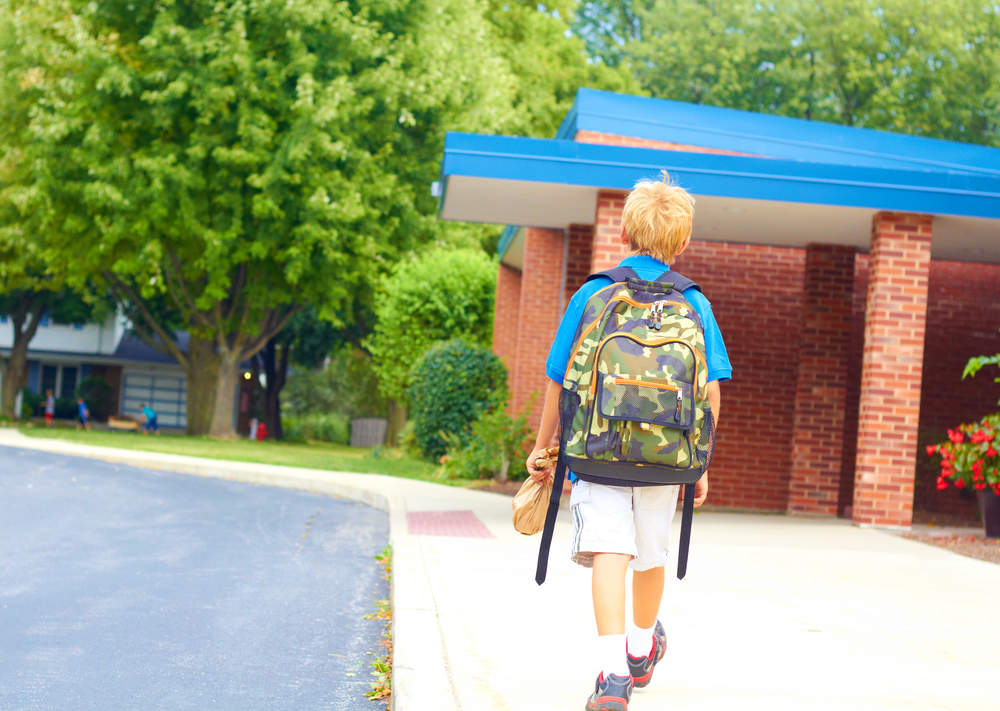 Bambini a scuola da soli: da quale età, come e perchè