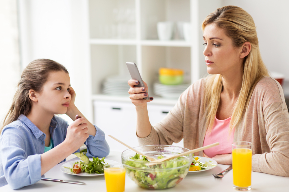 Chat di classe, le regole per usarle senza esagerare