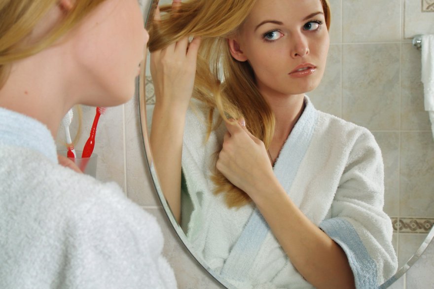 Capelli, 5 motivi per cui sono improvvisamente sottili