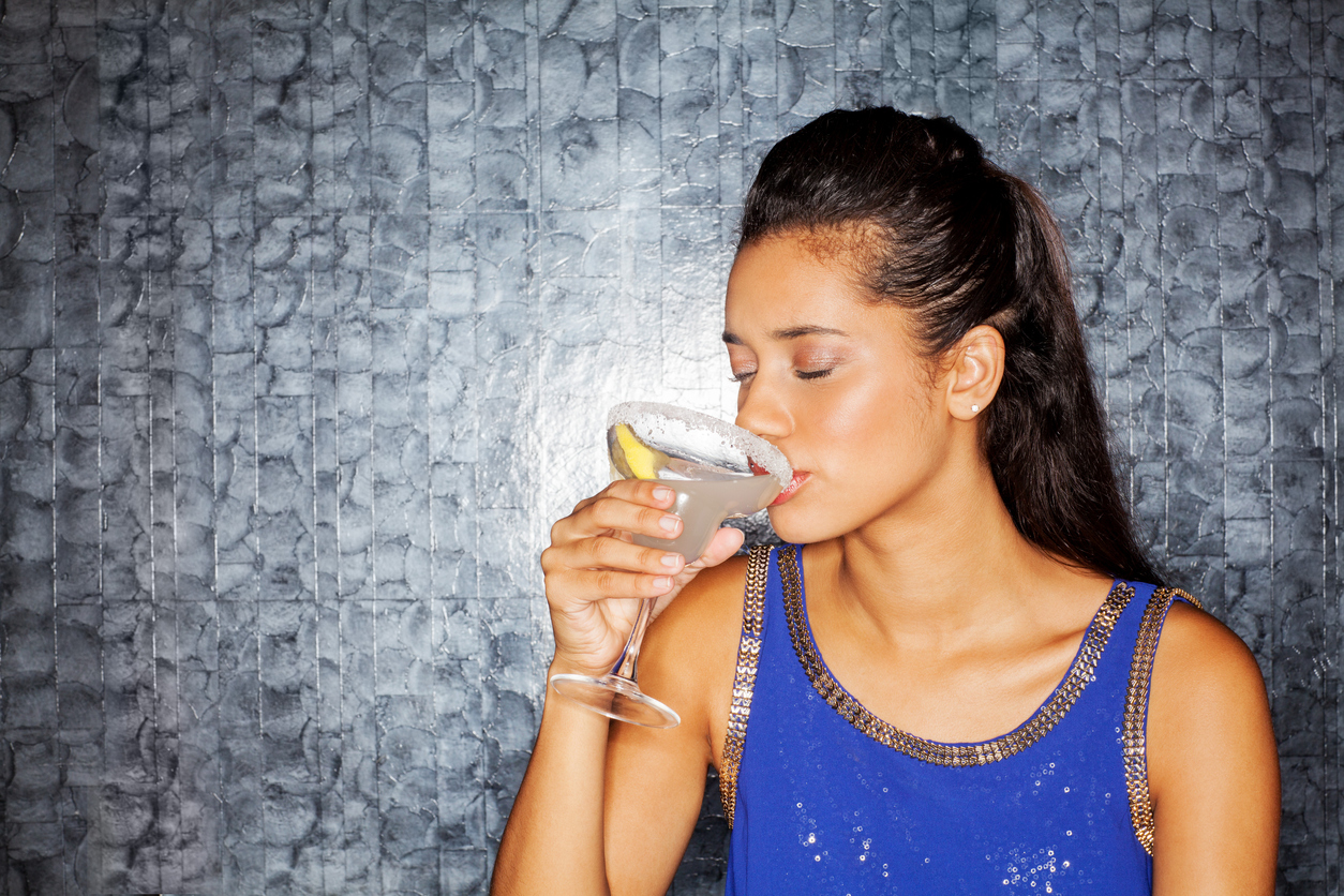 7 bevande alcoliche che fanno male alla pelle