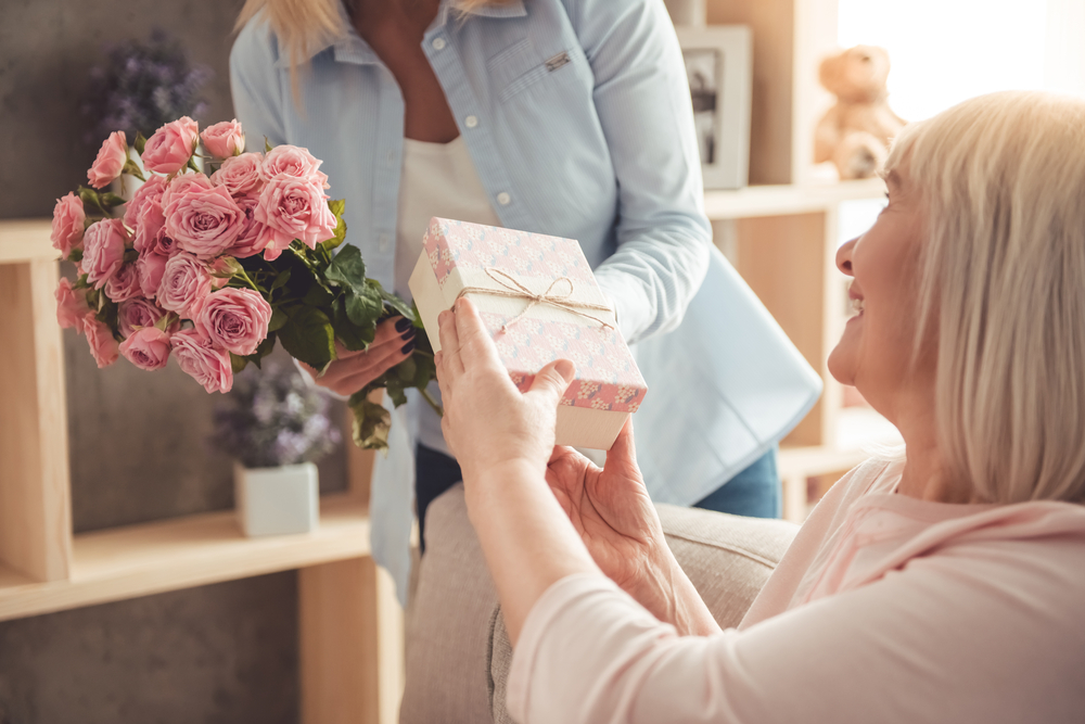 Festa della mamma, 5 regali fai da te per chi ha 60 anni