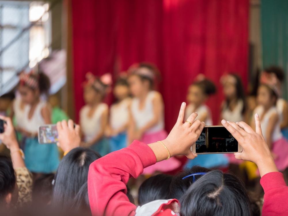 Recite scolastiche: i pro e contro