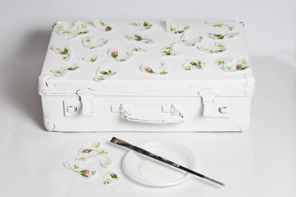 decorare-vecchia-valigia-decoupage_2.jpg