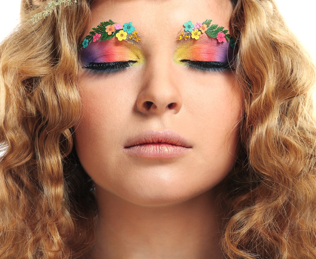 Trucco floreale per l'estate: 5 make-up ispirati ai fiori da provare
