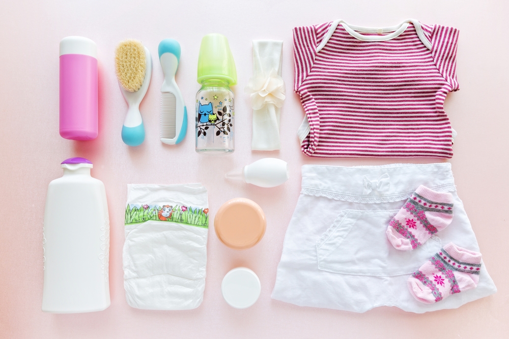 Corredino estivo per il neonato, che cosa non deve mancare