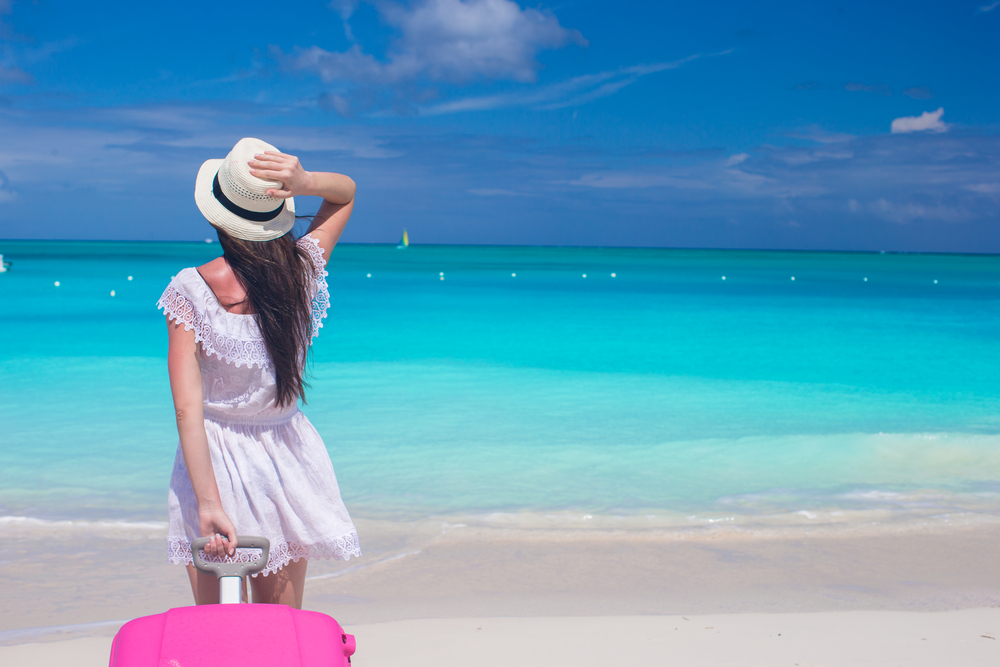 Cosa mettere in valigia per una settimana al mare, 7 cose indispensabili per sentirsi belle