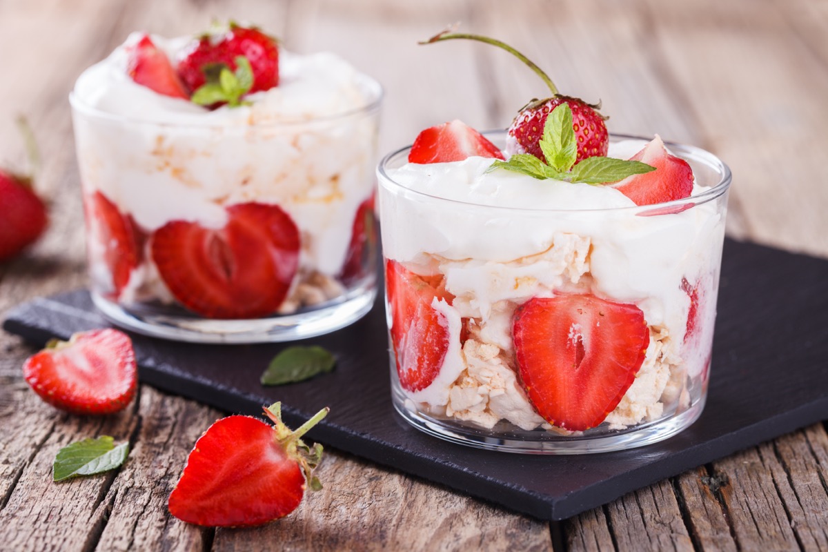 La ricetta dell'Eton Mess, il dolce inglese facilissimo ma di effetto