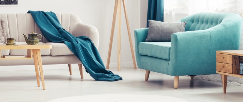 Nozioni di cucito: come ricoprire un divano con facilità