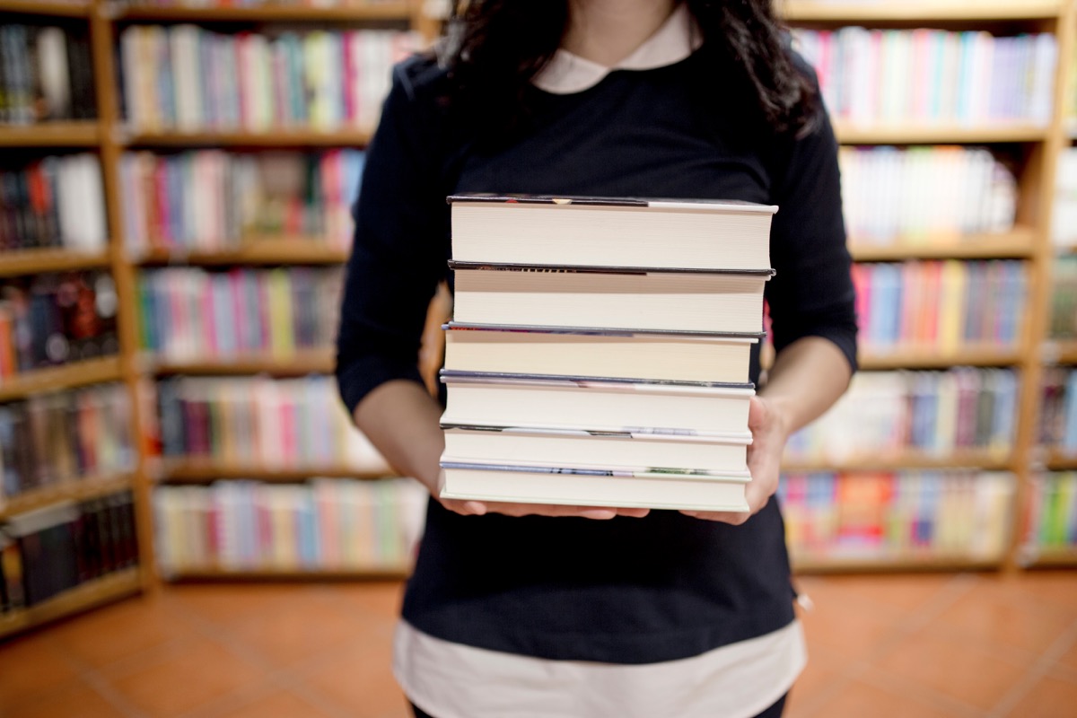 Come risparmiare sui libri scolastici dei ragazzi in vista del ritorno a scuola