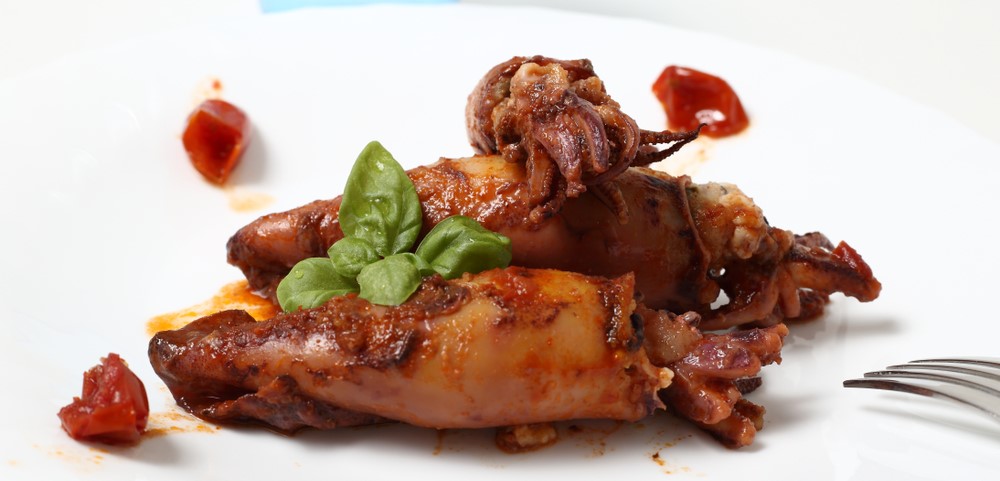 Pasta e calamari ripieni, la ricetta facile e gustosa