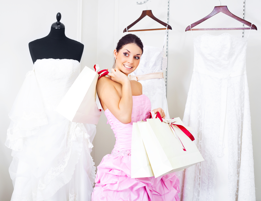 4 consigli per rendere lo shopping da testimone della sposa meno doloroso e costoso