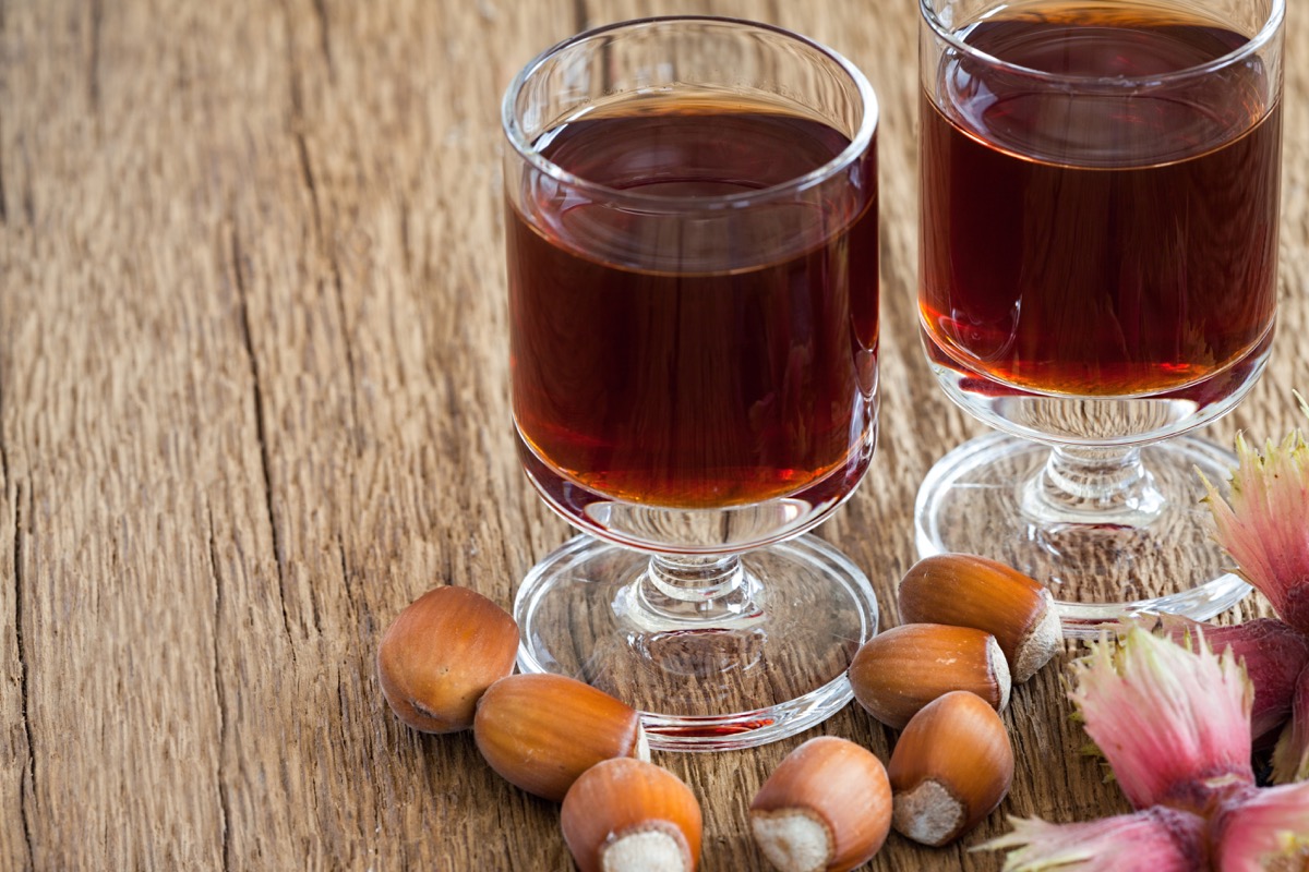 Liquore di nocciole: la ricetta originale del nocciolino