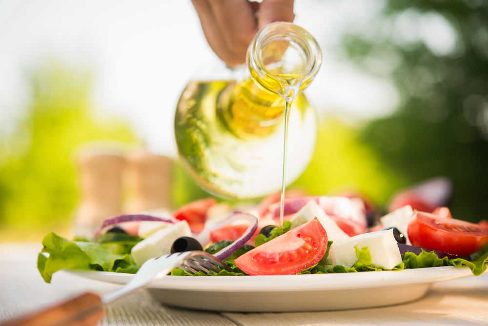 I 4 condimenti più salutari e dietetici per insalata