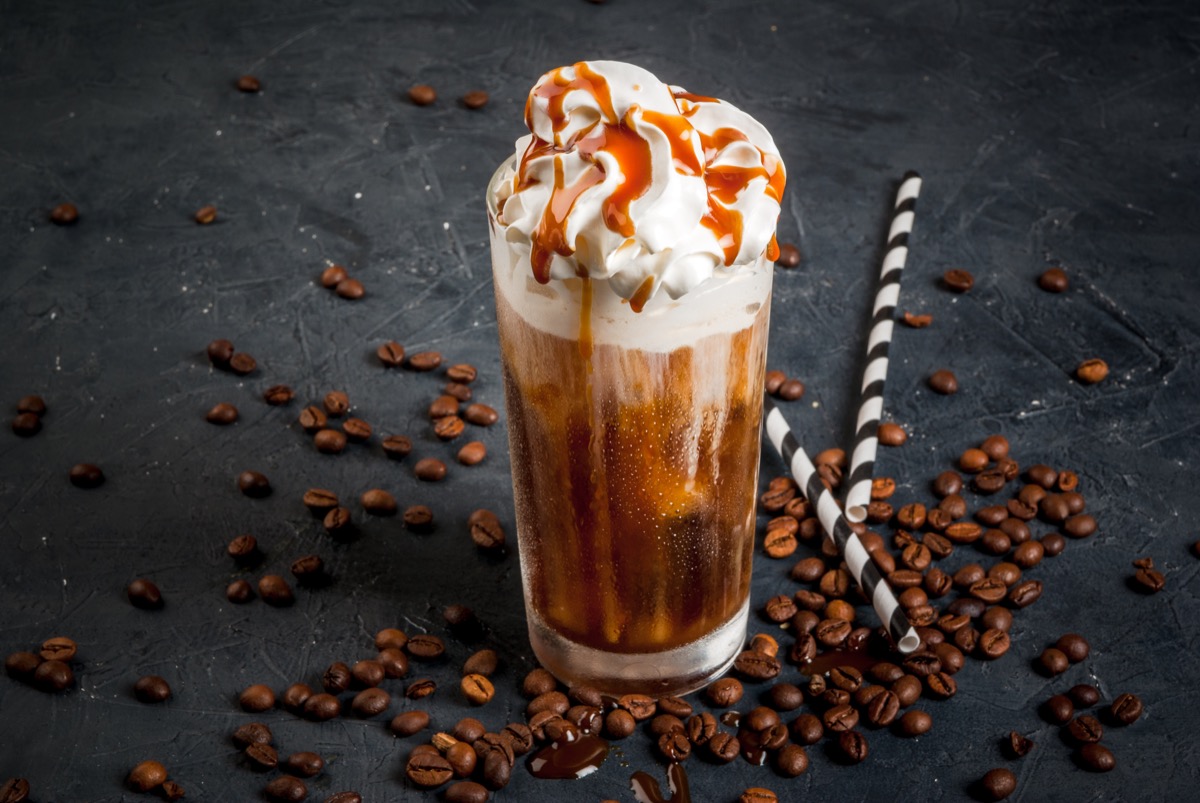 Caffè con panna: come si prepara con l'aggiunta di Nutella o semplice