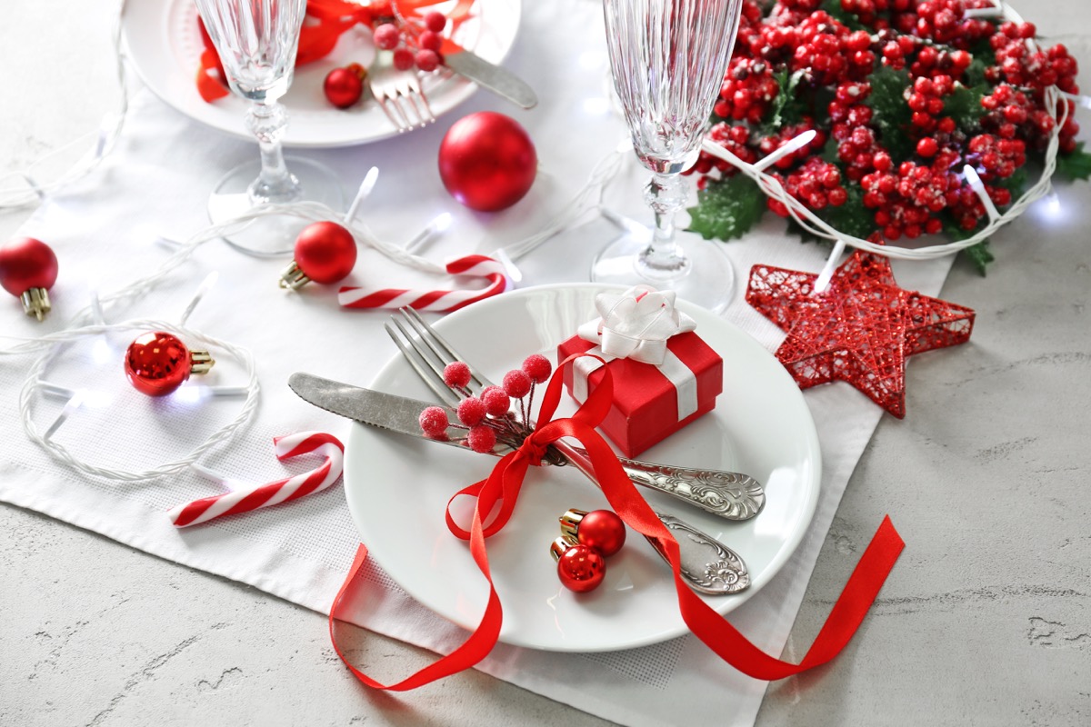 Apparecchiare-tavola-Natale-2.jpg