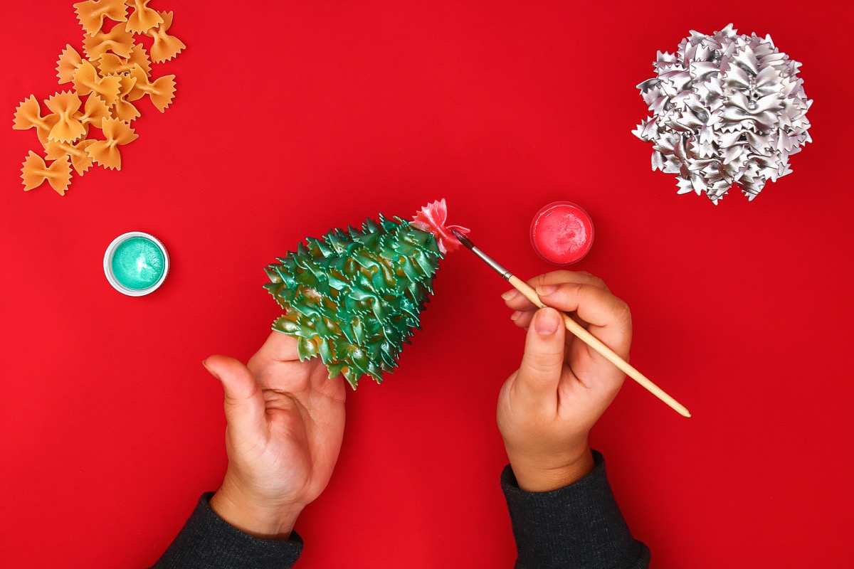 Decorazioni di Natale con la pasta cruda: come farle per addobbi bellissimi