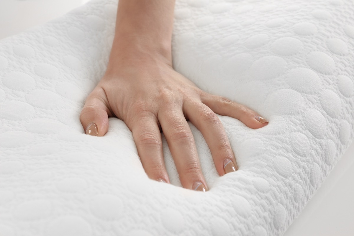 Come lavare i cuscini in memory foam senza rovinarli