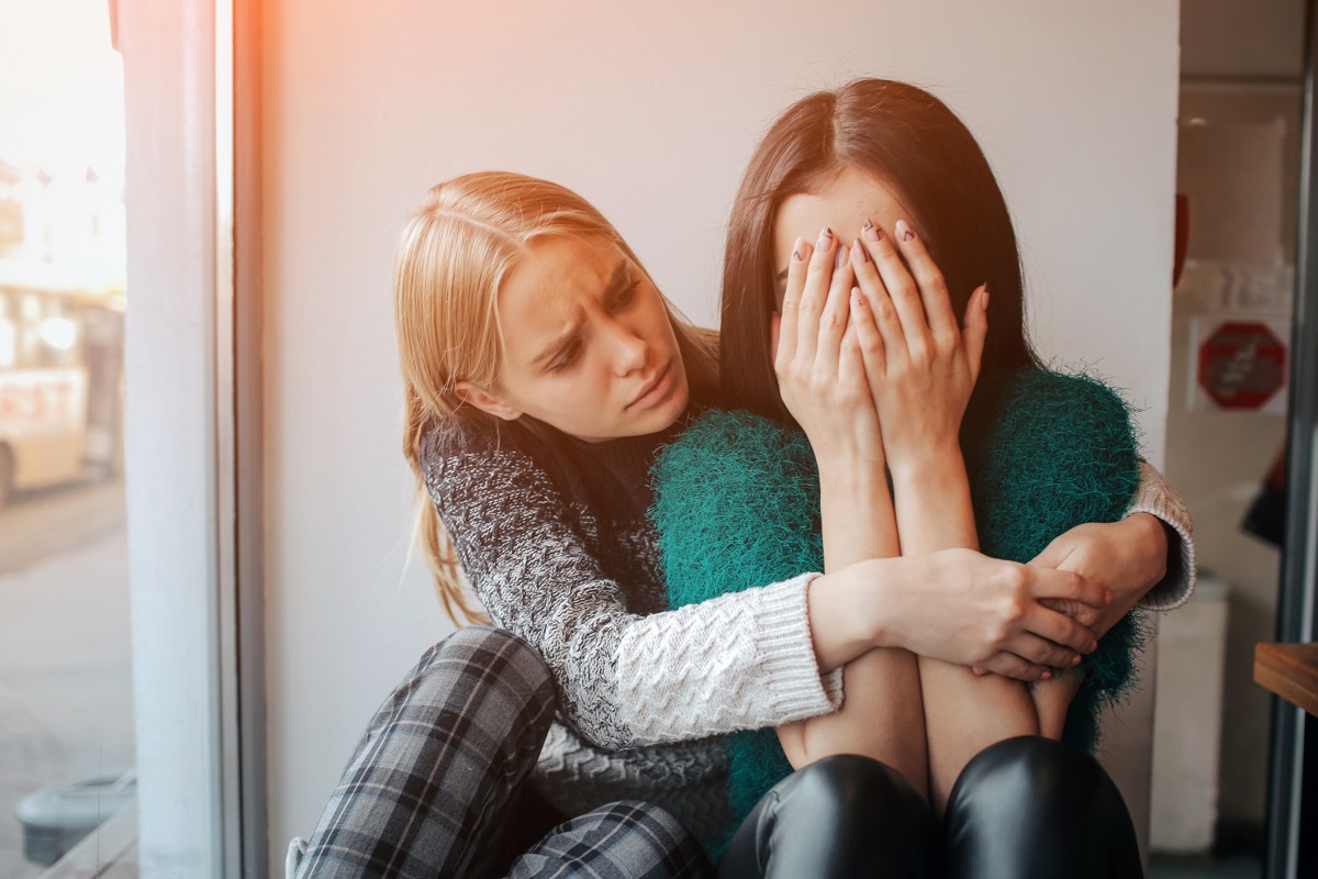 Sognare qualcuno che piange: il significato di questa immagine onirica