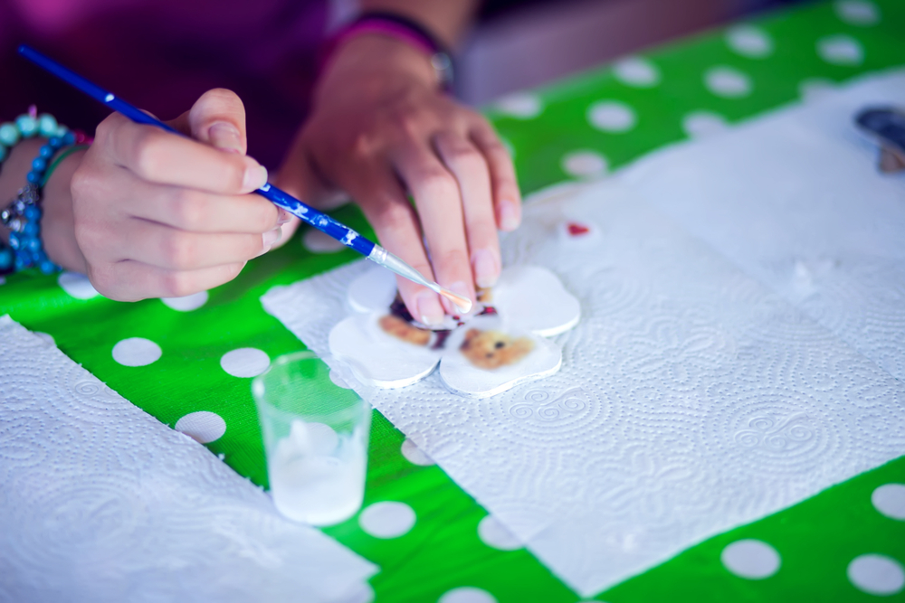 Decoupage: cosa serve per iniziare un lavoretto facile e creativo