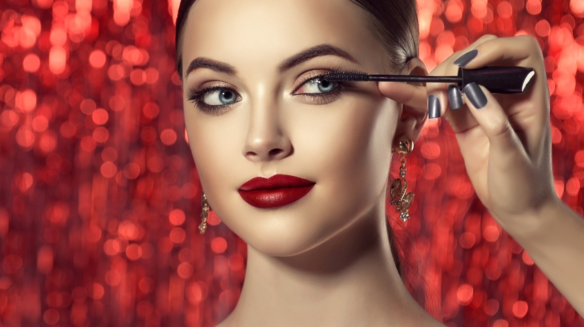 Trucco occhi per San Valentino: 10 idee per uno sguardo magnetico