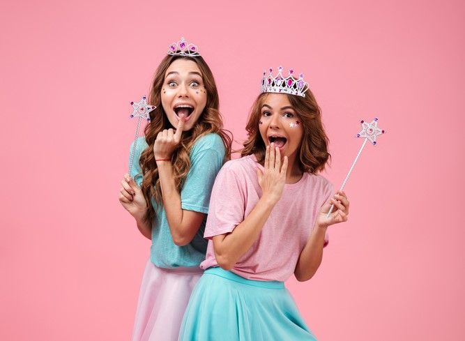 Costumi Carnevale coppia amiche: 7 idee per farsi notare