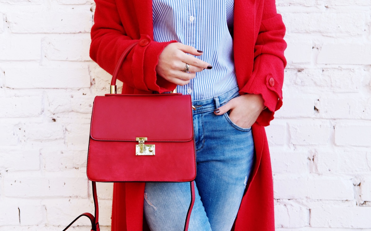 Come abbinare il rosso nel look per essere perfette sera e giorno