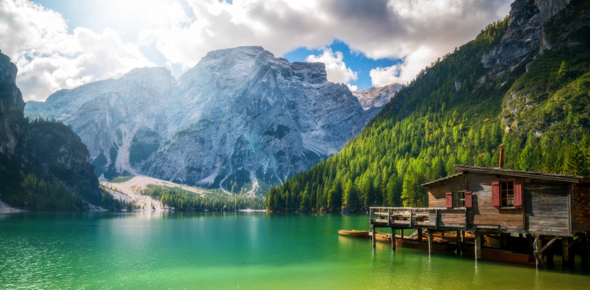 Viaggi-san-valentino-citta-italia-dolomiti-lago-braies.jpg